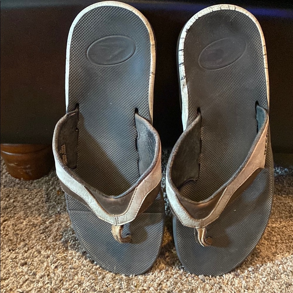 Reef Grayish Brown and Flip Flops